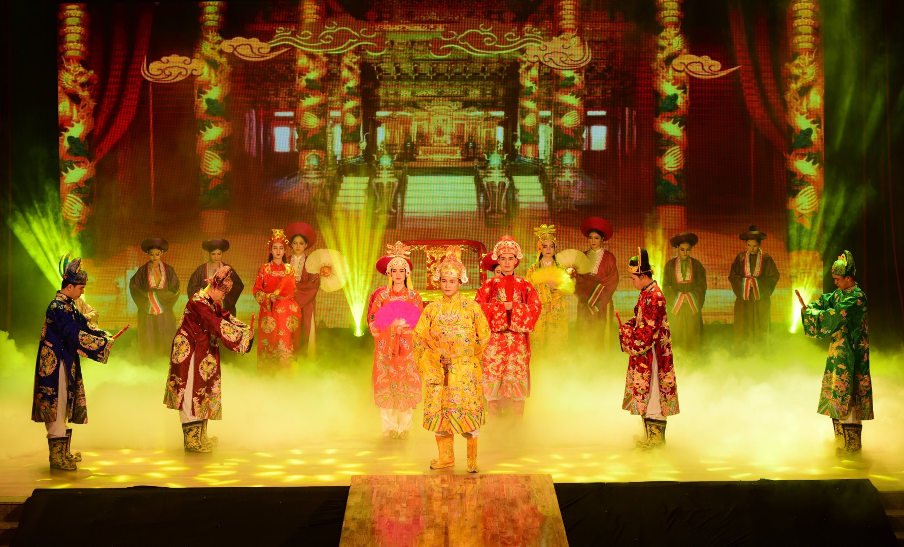 Vé Áo Dài Show Ở Đà Nẵng